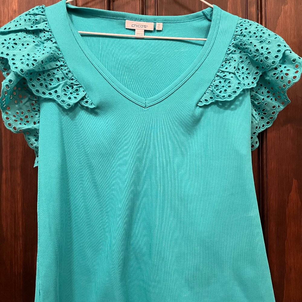 NWOT Chicos Turqoise Ribbed Eyelet Ruffle Flutter Sleeve T-Shirt Size 0 (S/4)